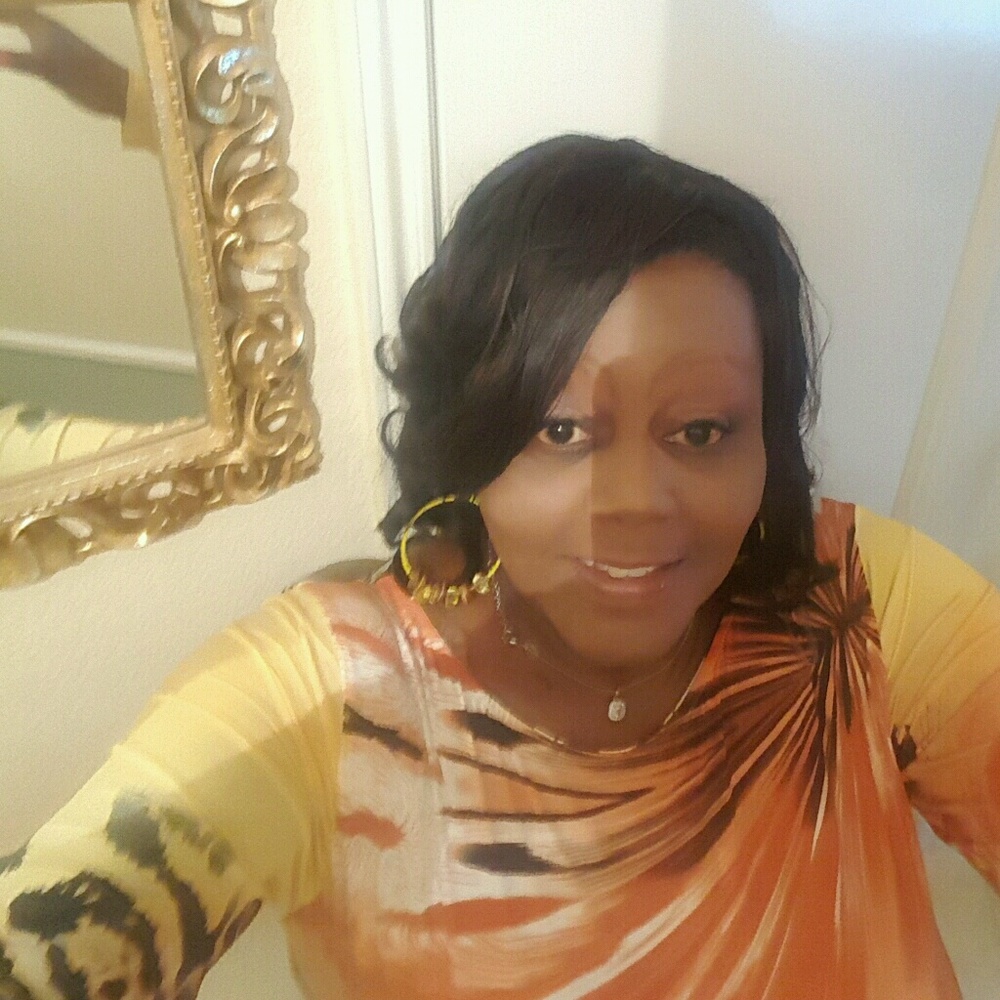 Meet your Posher, Cynthia